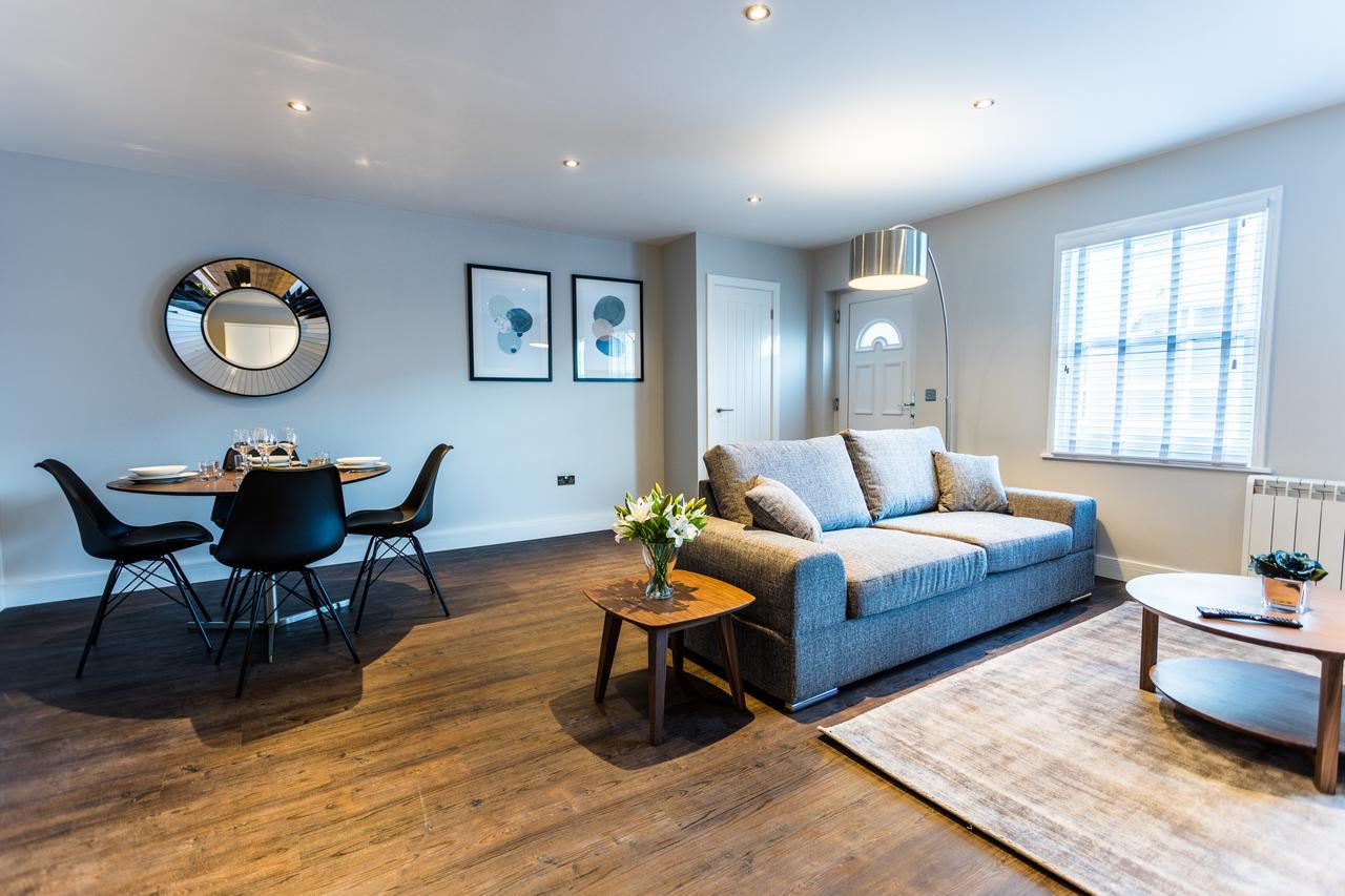 Suite Life Serviced Apartments - Old Town Swindon Eksteriør billede