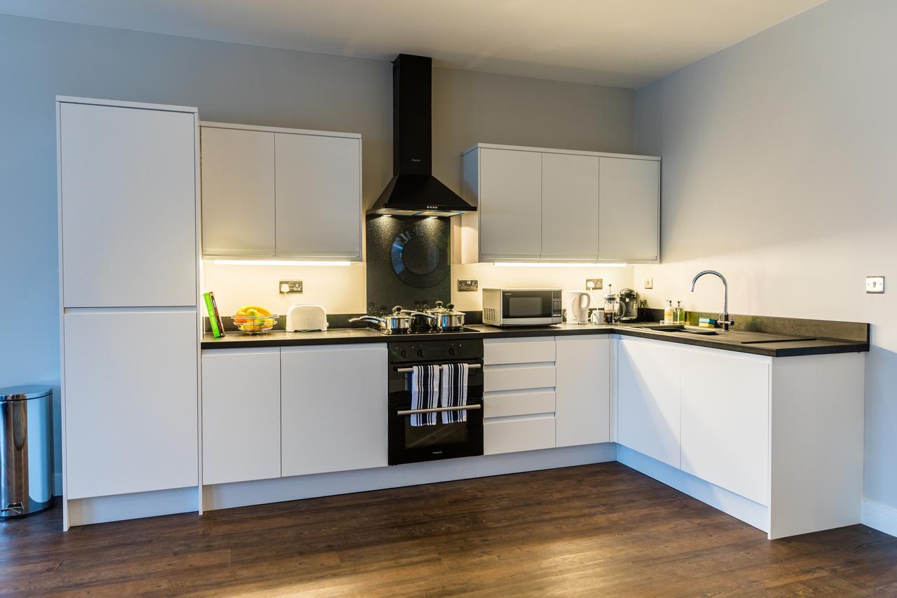 Suite Life Serviced Apartments - Old Town Swindon Eksteriør billede