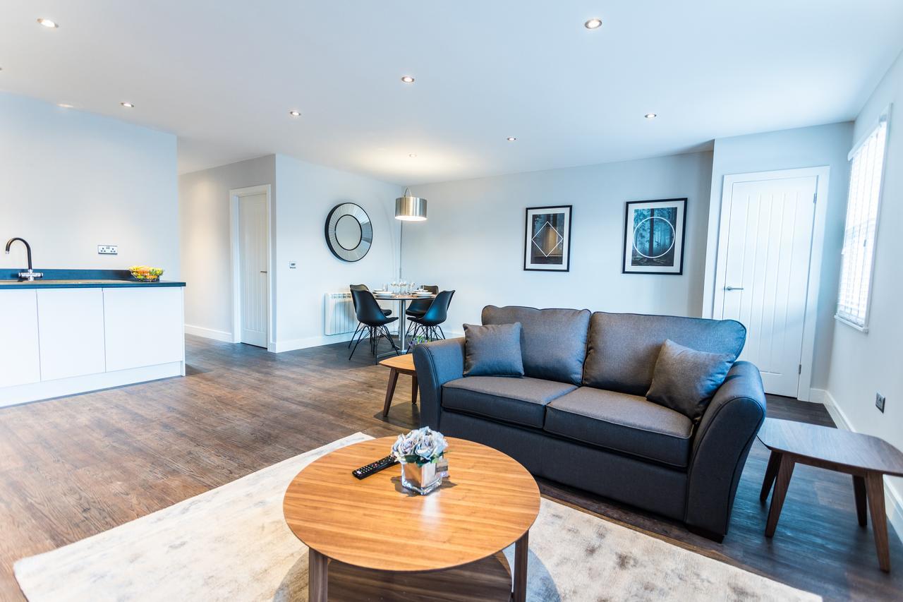 Suite Life Serviced Apartments - Old Town Swindon Eksteriør billede