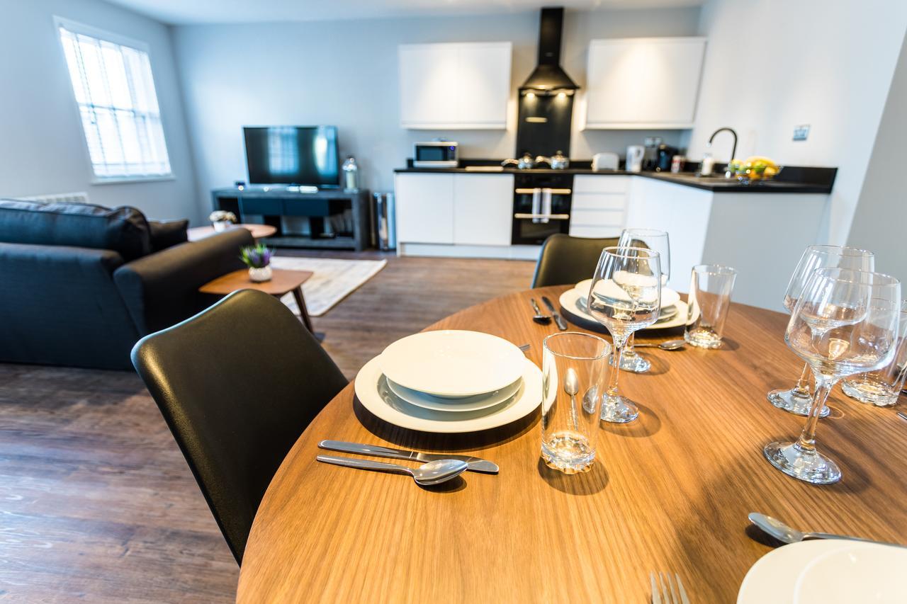 Suite Life Serviced Apartments - Old Town Swindon Eksteriør billede