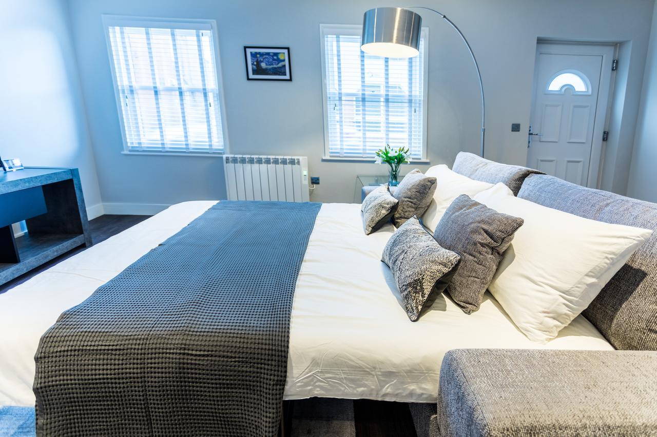 Suite Life Serviced Apartments - Old Town Swindon Eksteriør billede