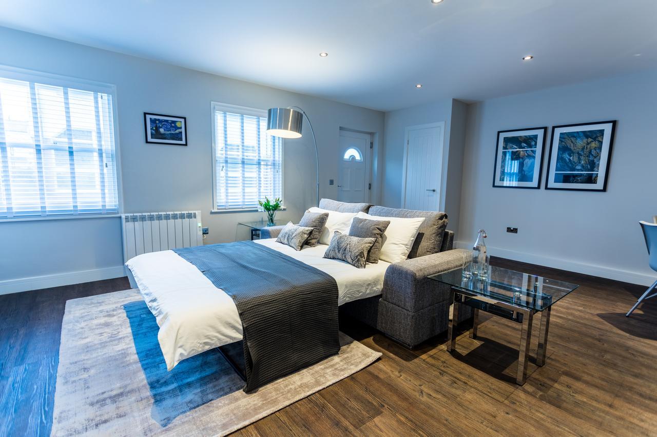 Suite Life Serviced Apartments - Old Town Swindon Eksteriør billede