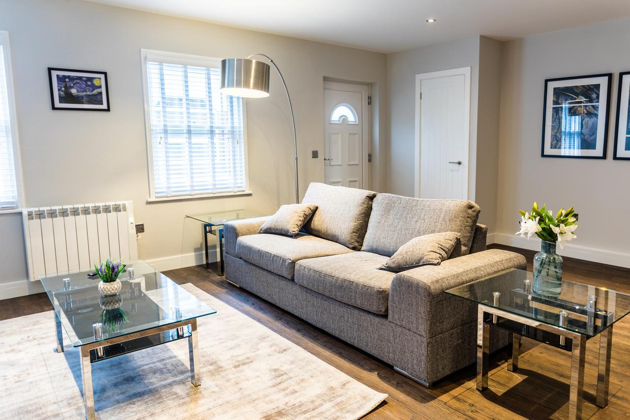 Suite Life Serviced Apartments - Old Town Swindon Eksteriør billede