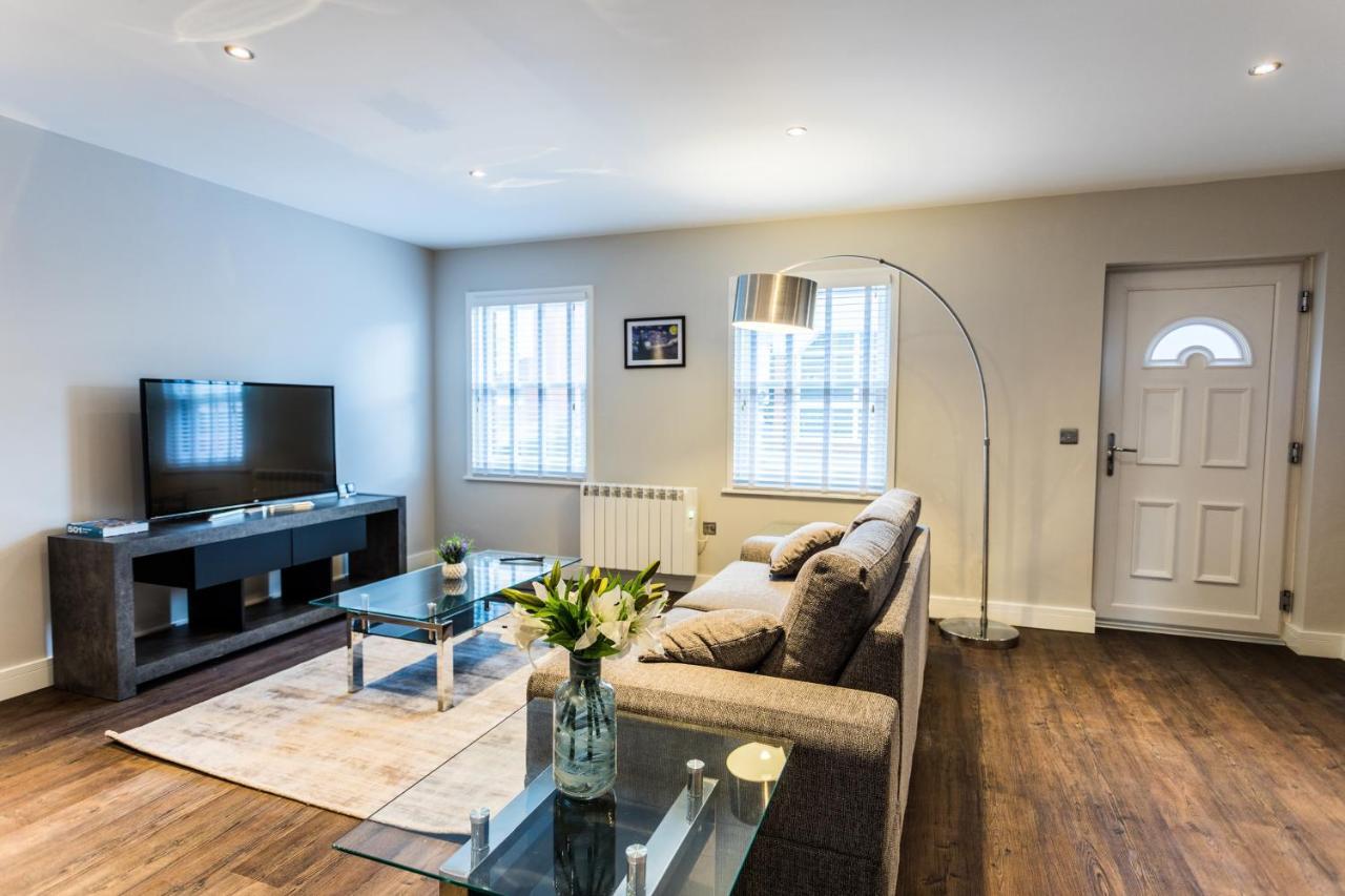 Suite Life Serviced Apartments - Old Town Swindon Eksteriør billede